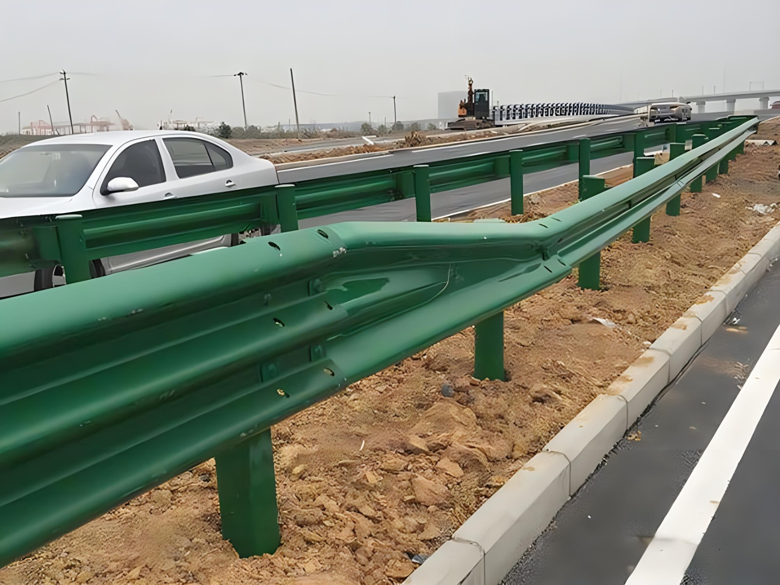 中卫高速波形护栏板日常维护方案确保道路安全新举措